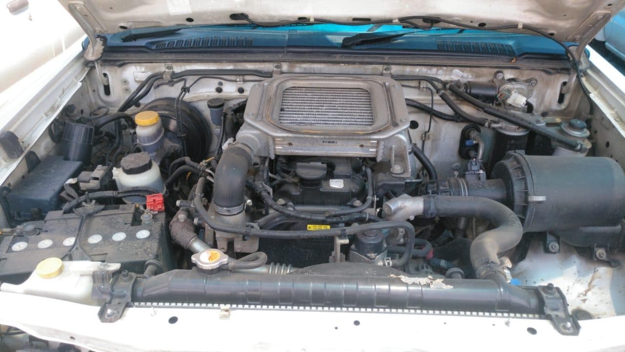 Nissan Hardbody — imagem 4