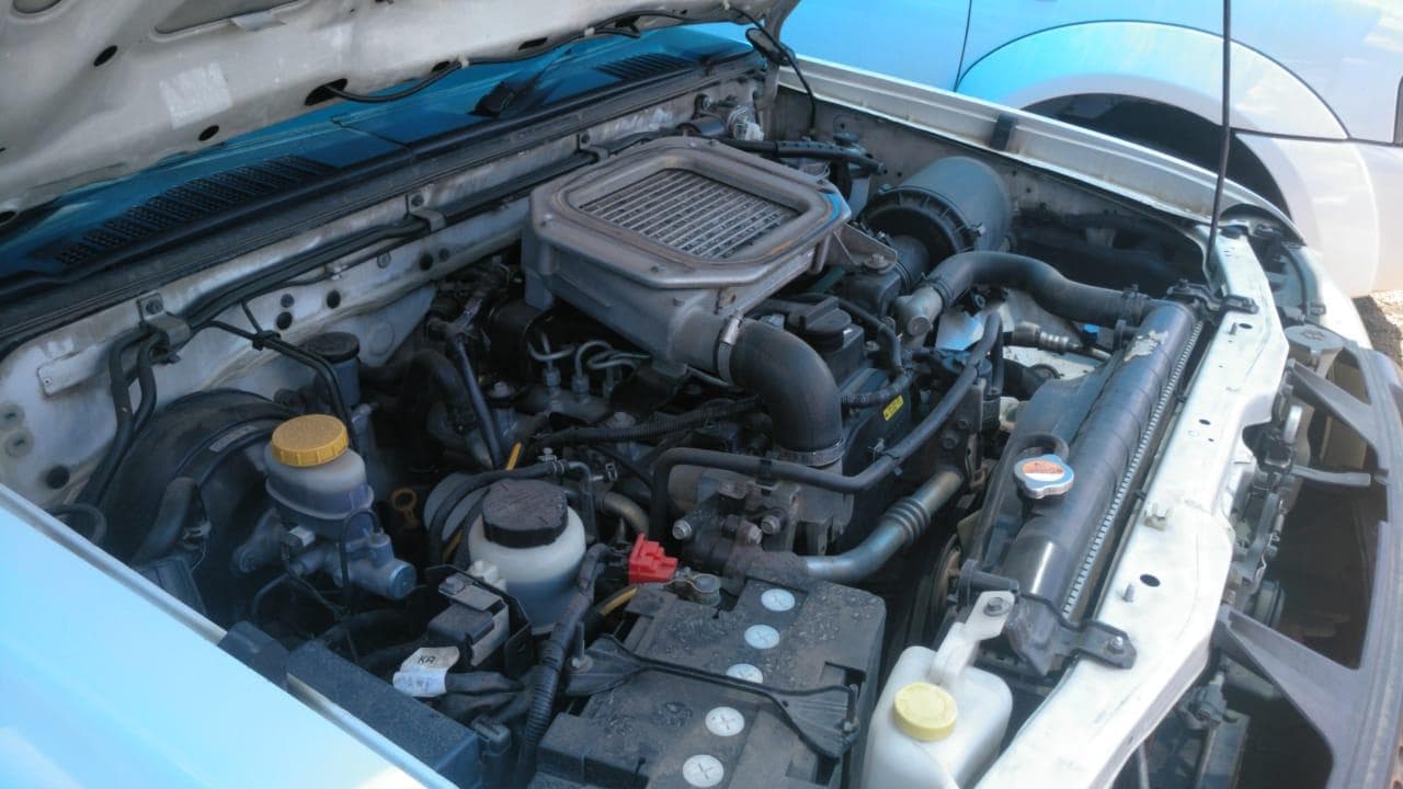 Nissan Hardbody — imagem 8
