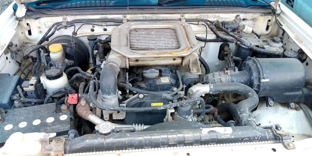 Nissan Hardbody — imagem 5