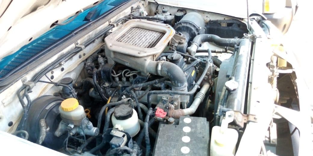Nissan Hardbody — imagem 6