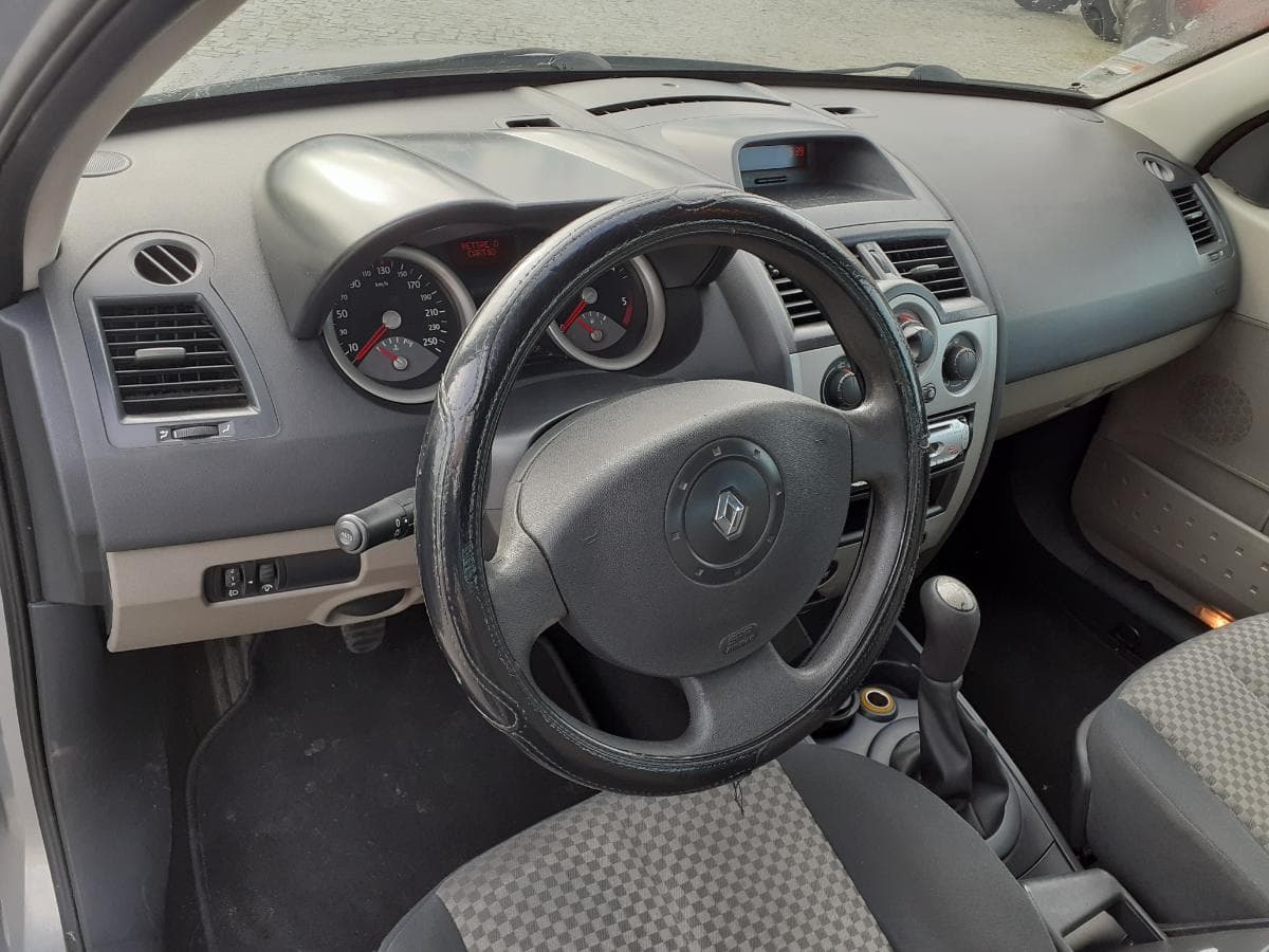 Renault Mégane 1.5 DCI — image 10