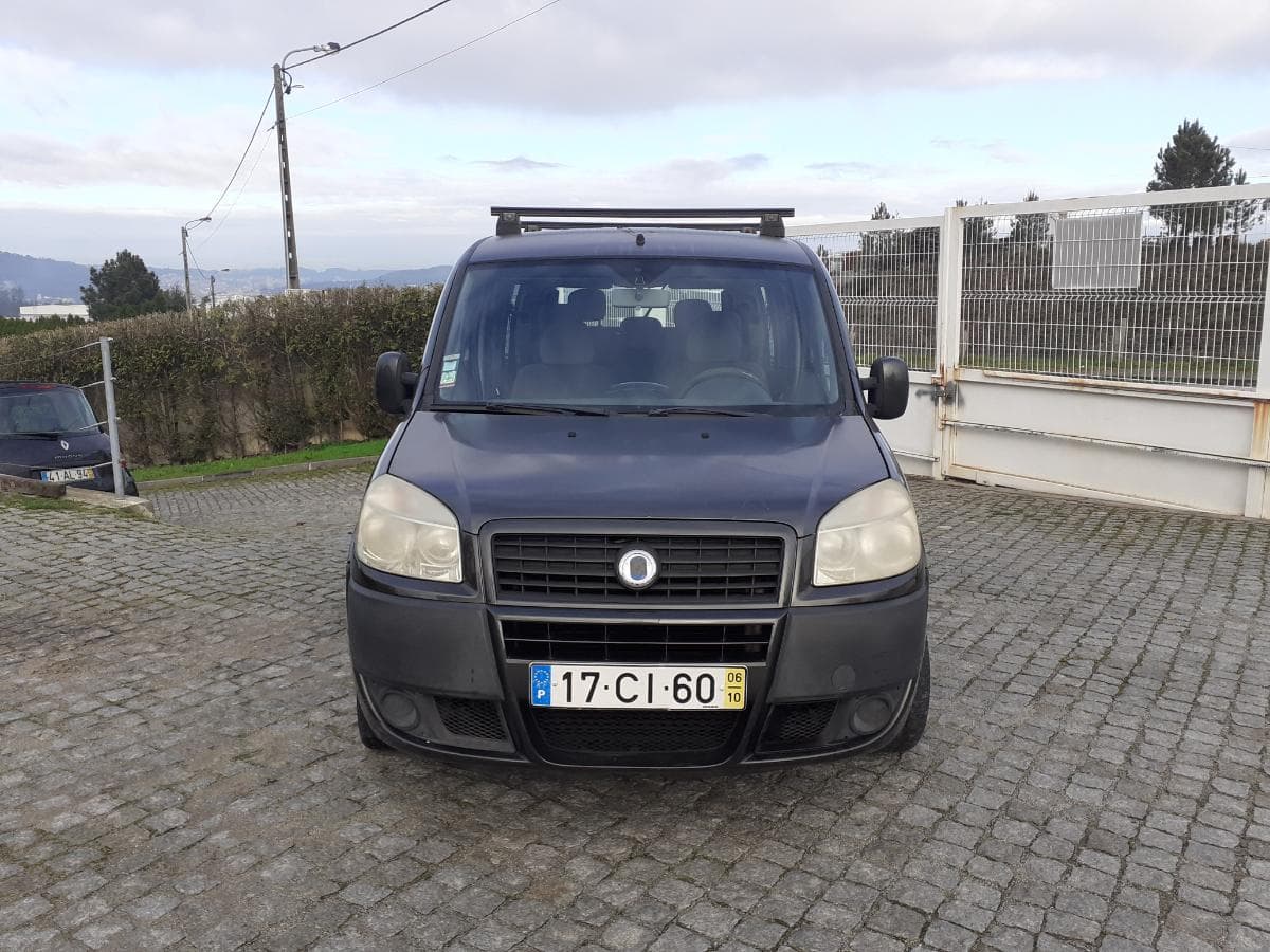 Fiat Doblo · 7 lugares — image 2