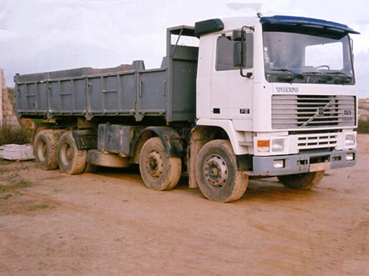 Camión Carrillero Volvo F-12 — imagem 2
