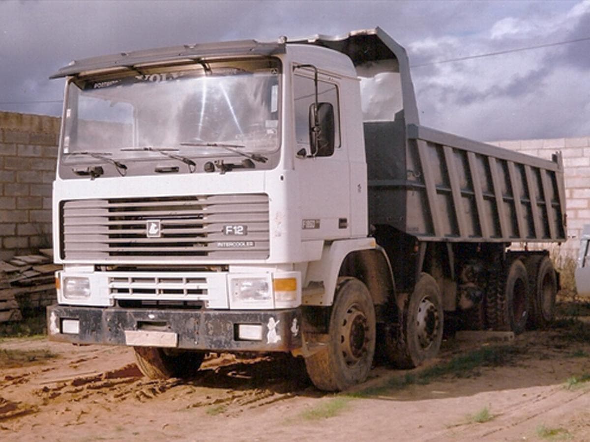 Camión Carrillero Volvo — imagen 2