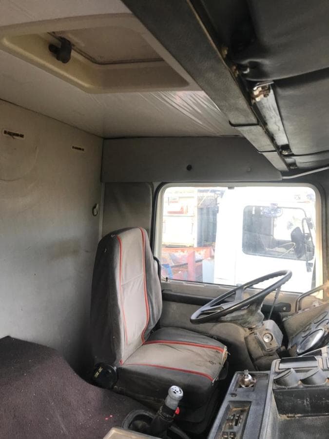 Camión Carrillero Volvo — imagen 7