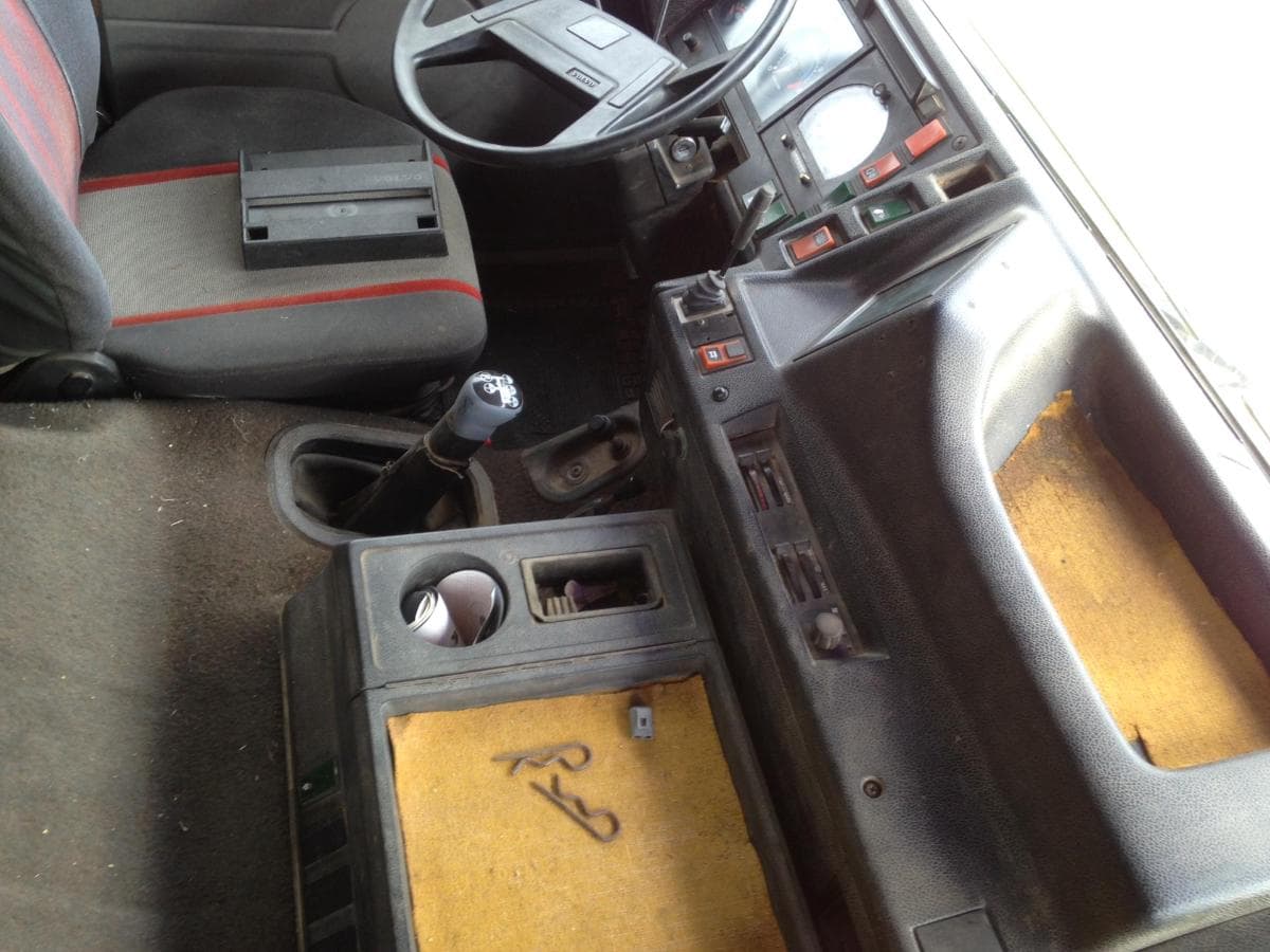 Camión Carrillero Volvo F-12 — imagem 8