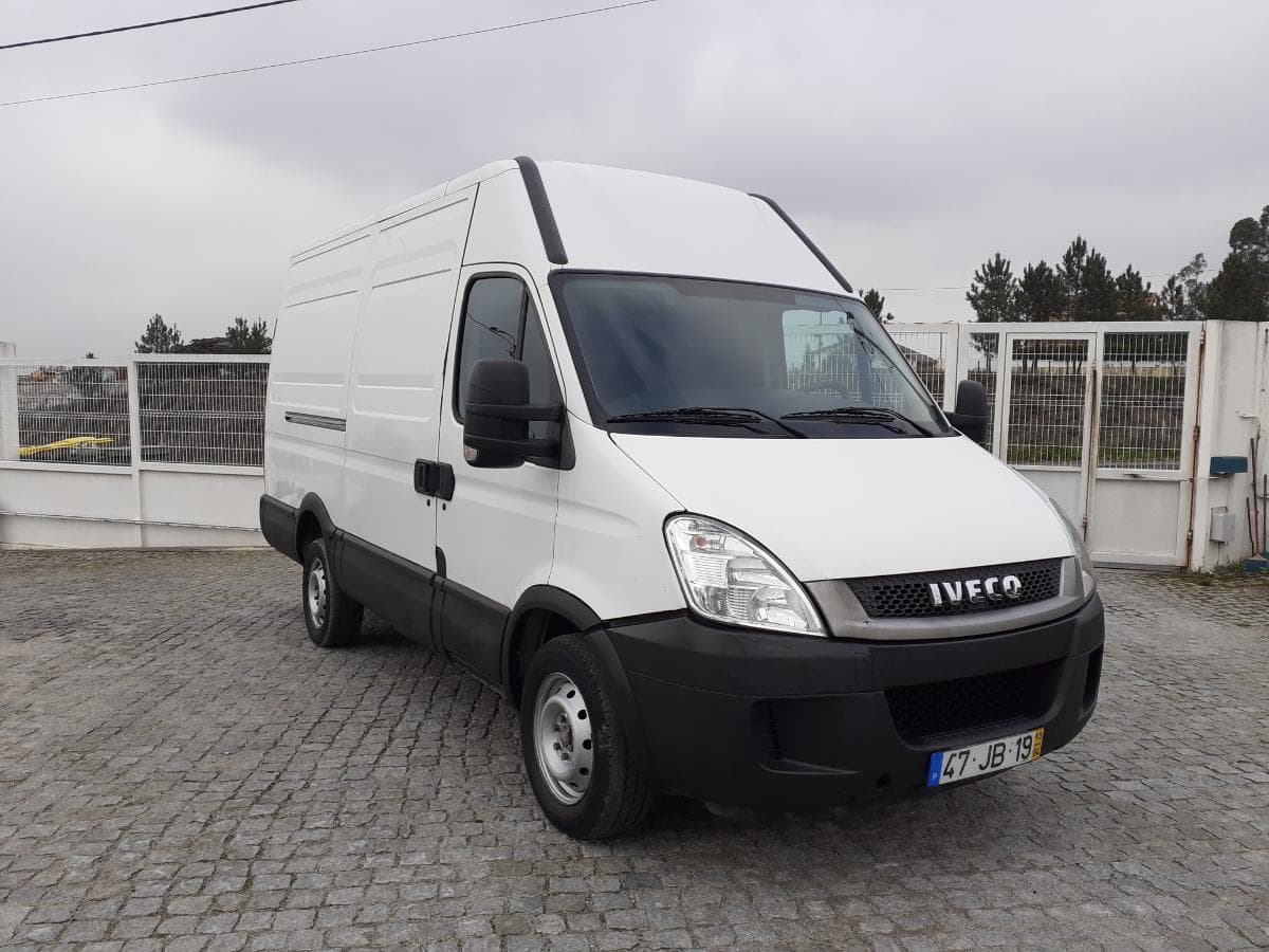 Iveco Daily · Ano 2010 — imagem 3