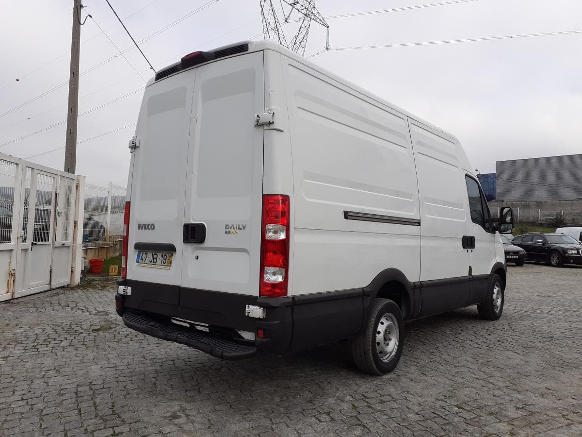 Iveco Daily · Ano 2010 — imagem 4