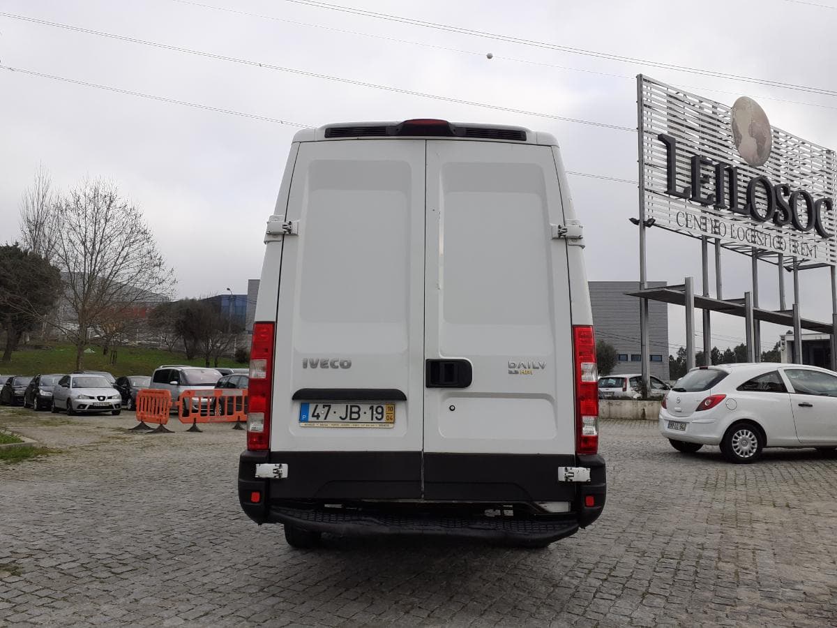 Iveco Daily · Ano 2010 — imagem 5