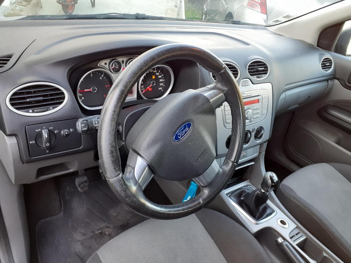 Ford Focus 1.6 TDCI · Ano 2008 — imagem 10