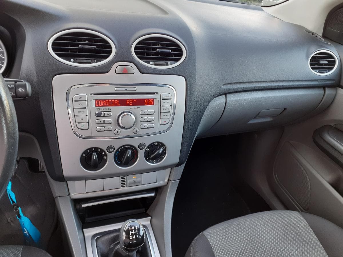 Ford Focus 1.6 TDCI · Ano 2008 — imagem 14