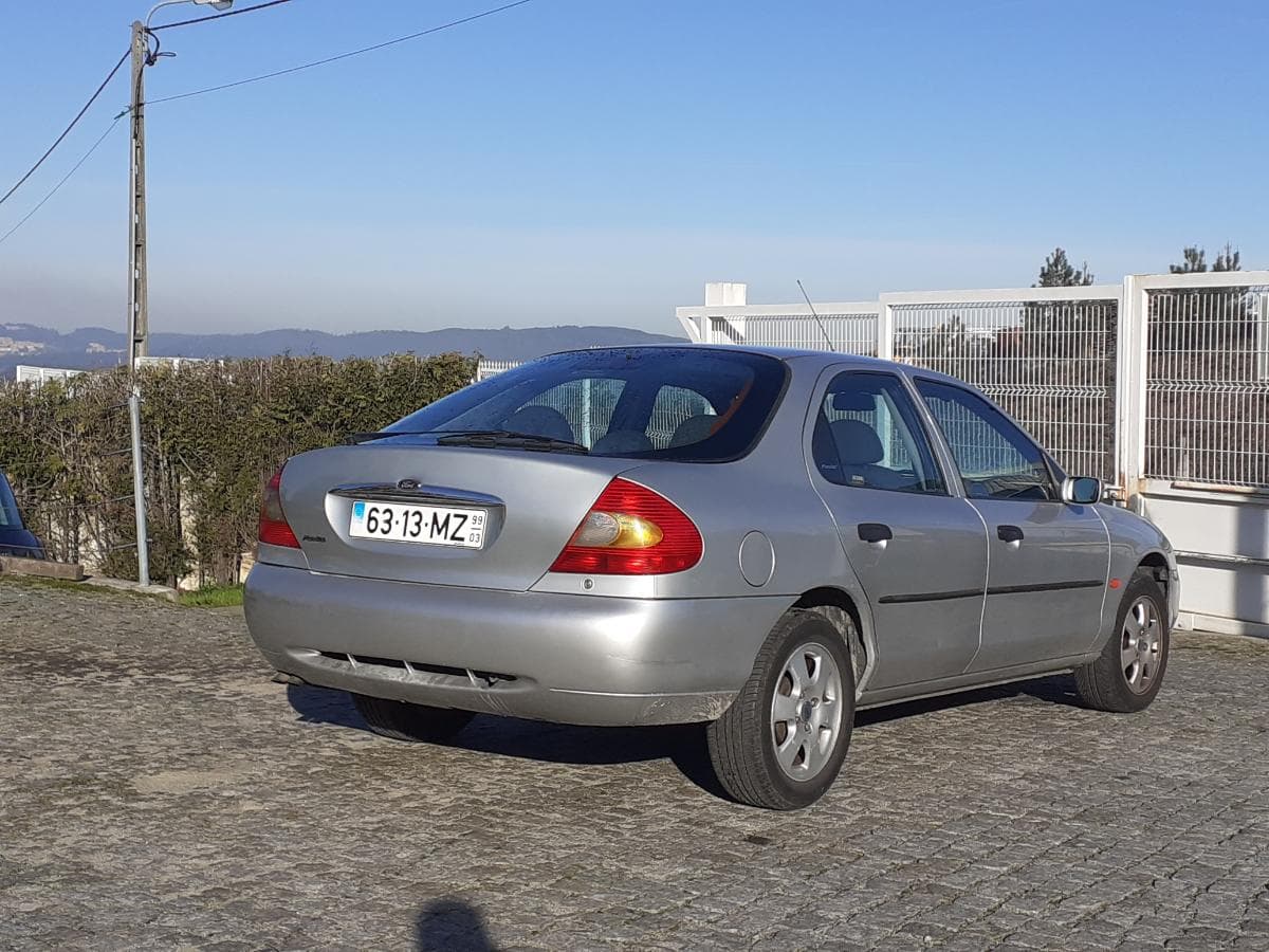 Ford Mondeo 1.8 TD · Ano 1999 — imagen 4
