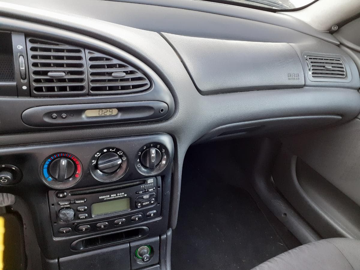 Ford Mondeo 1.8 TD · Ano 1999 — imagen 12