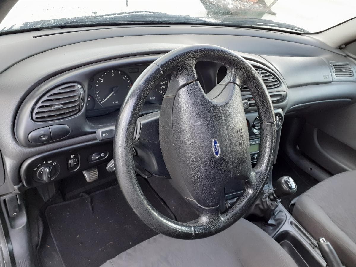 Ford Mondeo 1.8 TD · Ano 1999 — imagen 10