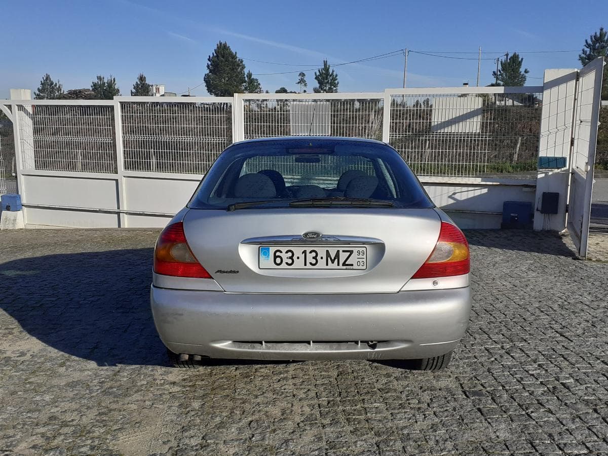 Ford Mondeo 1.8 TD · Ano 1999 — imagen 5