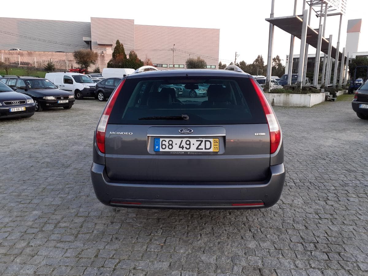 Ford Mondeo 2.2 TDCI · Ano 2004 — imagem 5