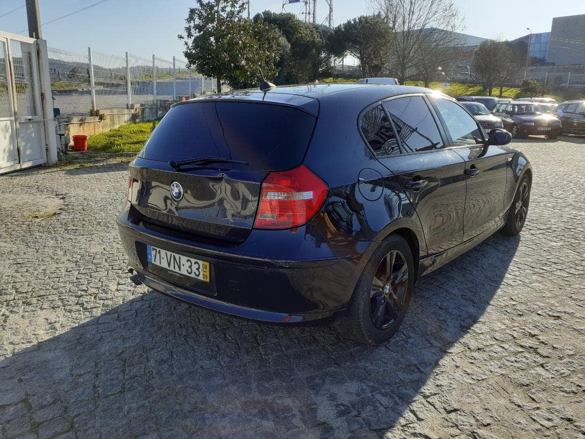 BMW 118D · Ano 2008 — imagem 6