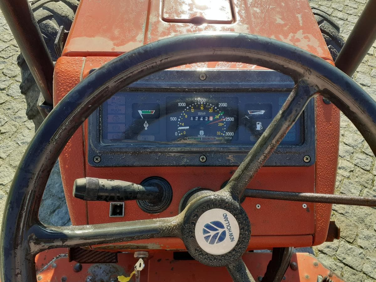 Trator Agrícola New Holland 35-66 DT 35cv — imagem 9
