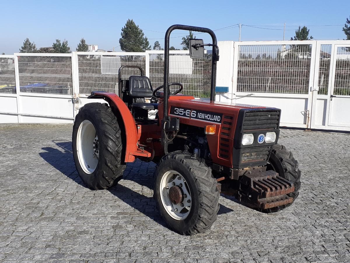 Trator Agrícola New Holland 35-66 DT 35cv — imagem 1