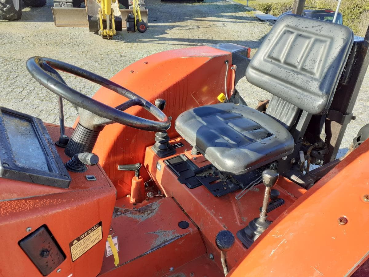 Trator Agrícola New Holland 35-66 DT 35cv — imagem 7