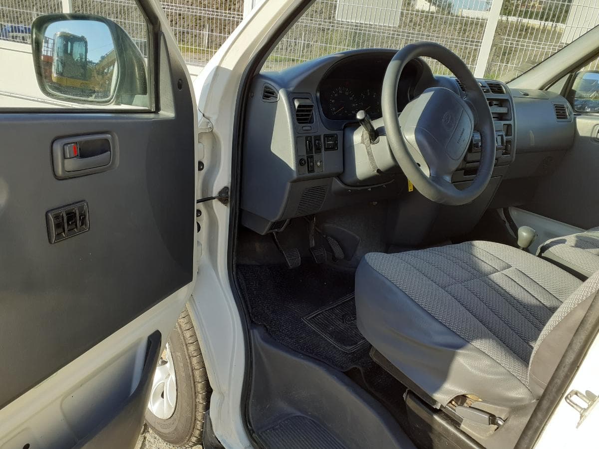 Toyota Hiace 2.4 D — imagen 7
