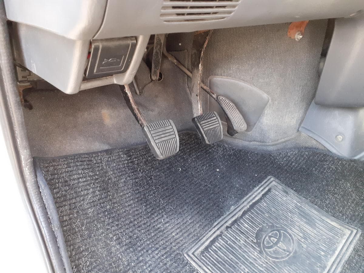 Toyota Hiace 2.4 D — imagen 8