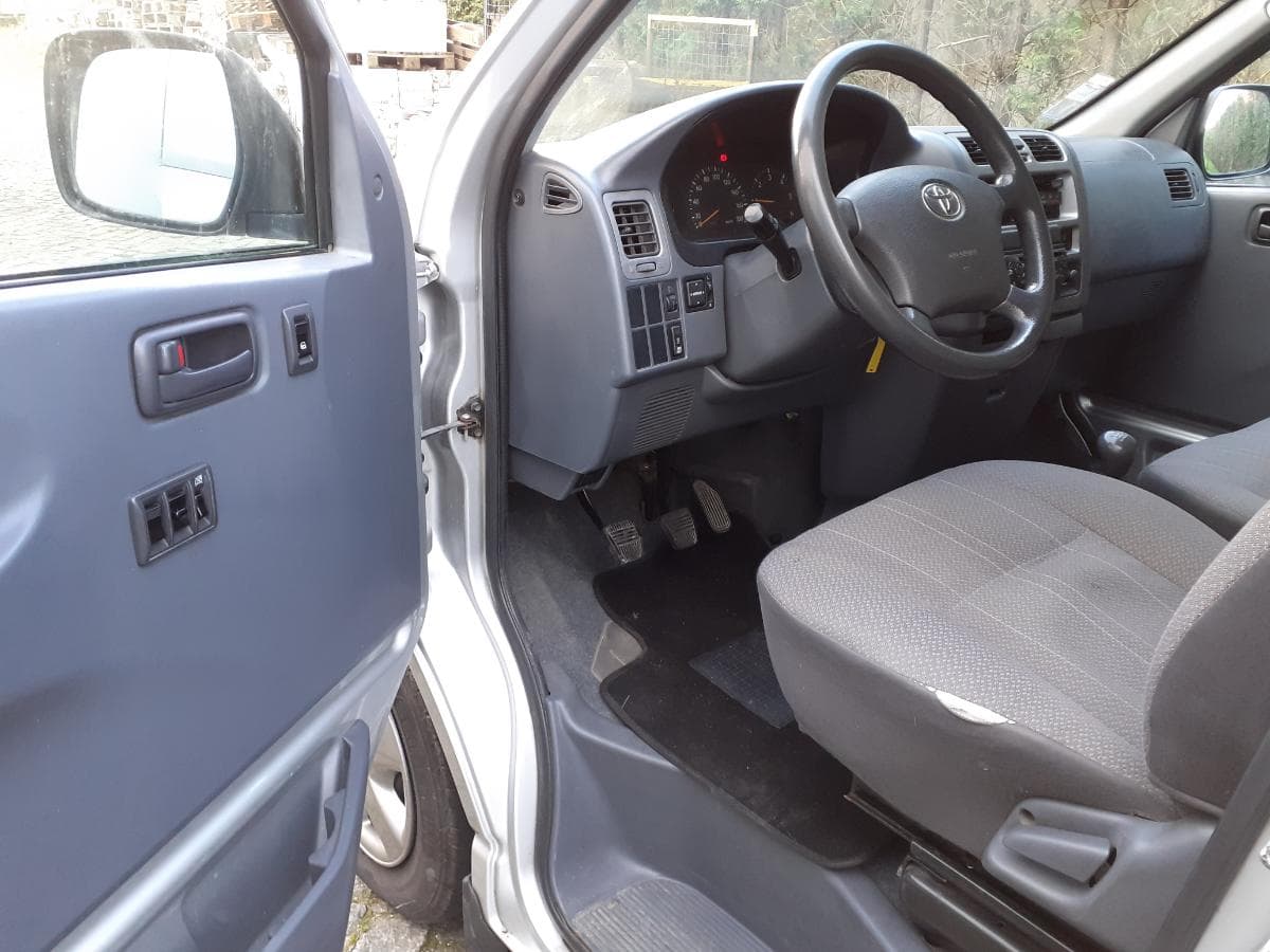Toyota Hiace 2.5 D — imagen 7