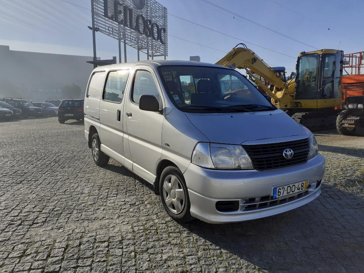 Toyota Hiace 2.5 D — imagen 1