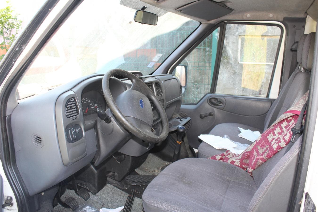 Ford Transit 115 T350 — imagen 1
