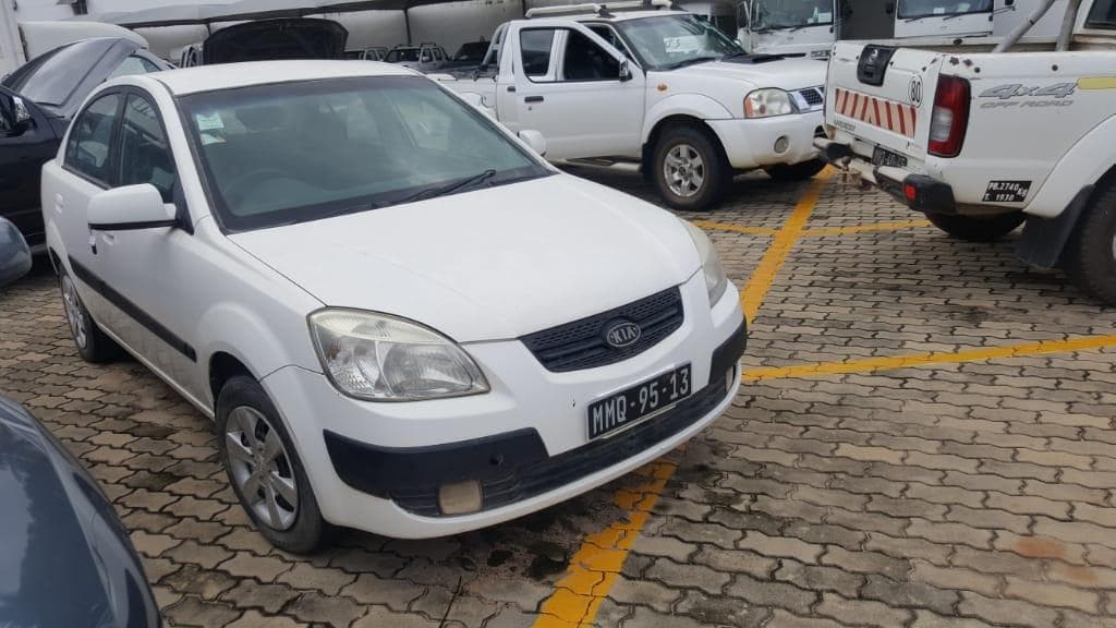 Kia Rio — image 3