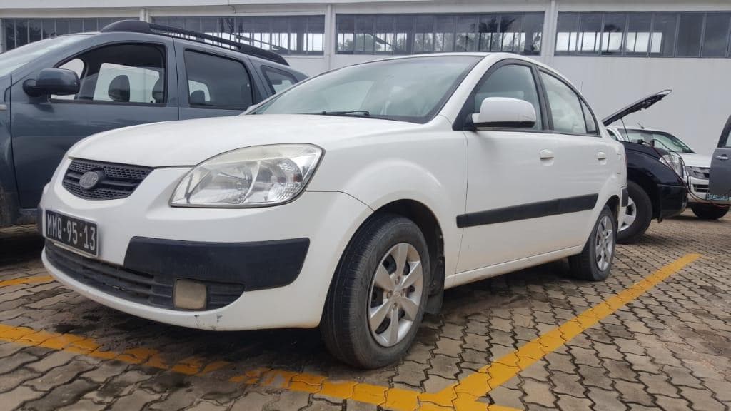 Kia Rio — image 1