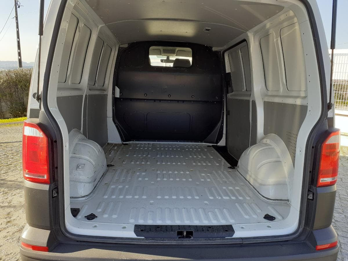 Volkswagen Transporter · Ano 2018 — imagem 12