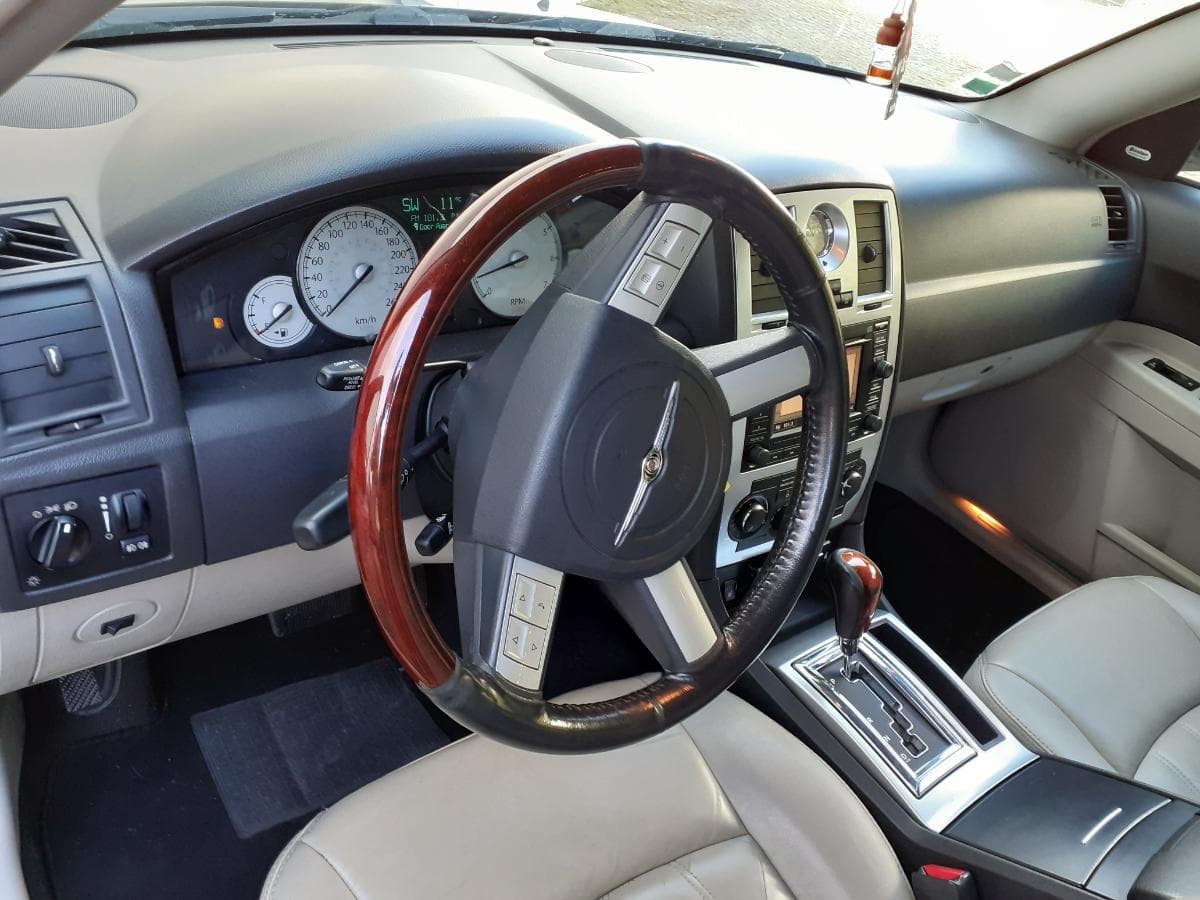 Chrysler 300C Touring · Ano 2006 — imagen 10