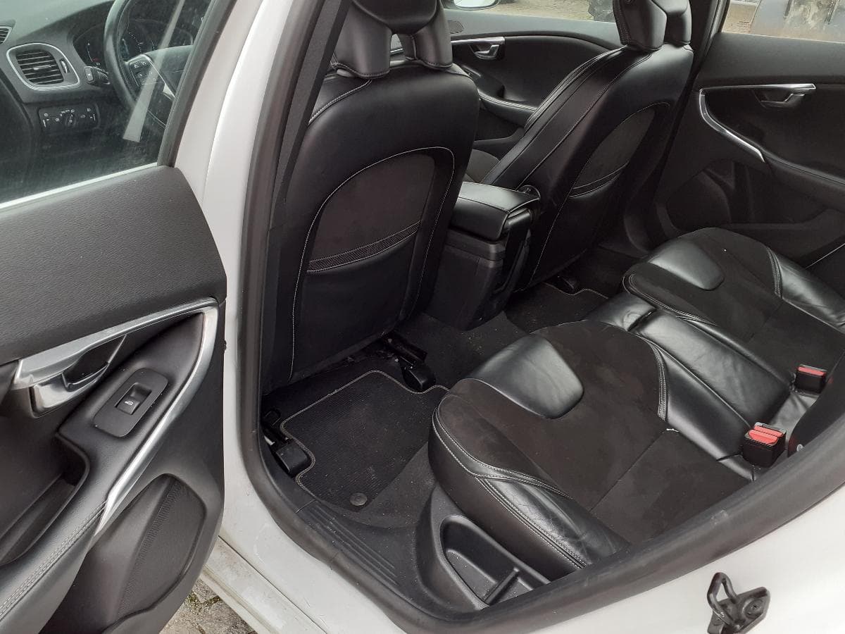 Volvo V40 D2 · Ano 2013 — imagen 8