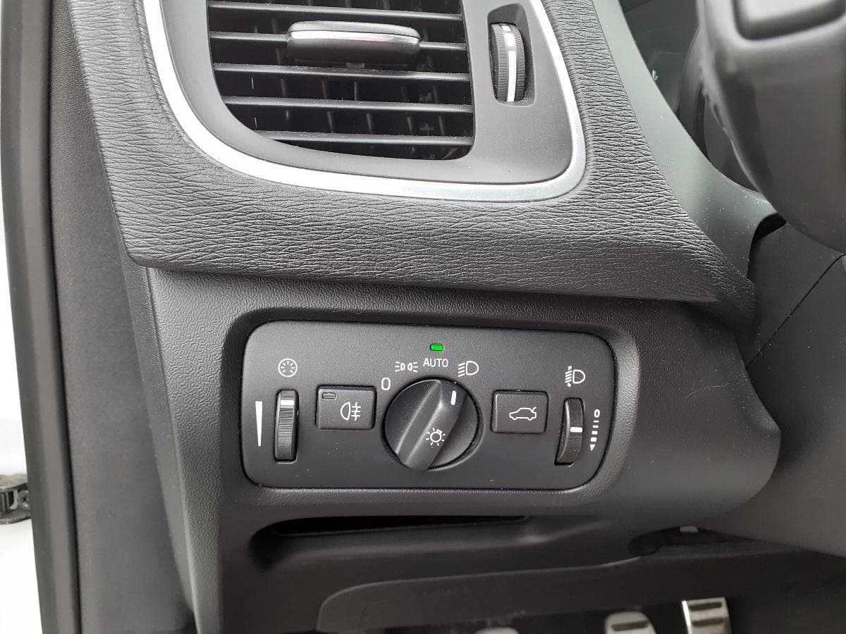 Volvo V40 D2 · Ano 2013 — imagen 16