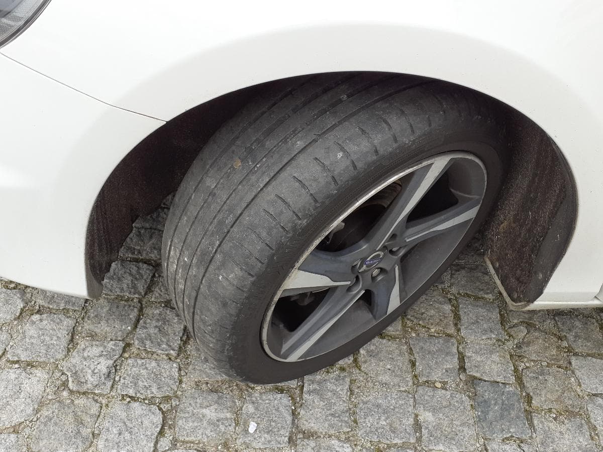 Volvo V40 D2 · Ano 2013 — imagen 20