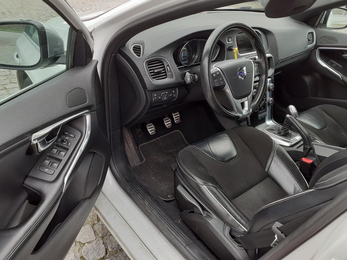 Volvo V40 D2 · Ano 2013 — imagen 7