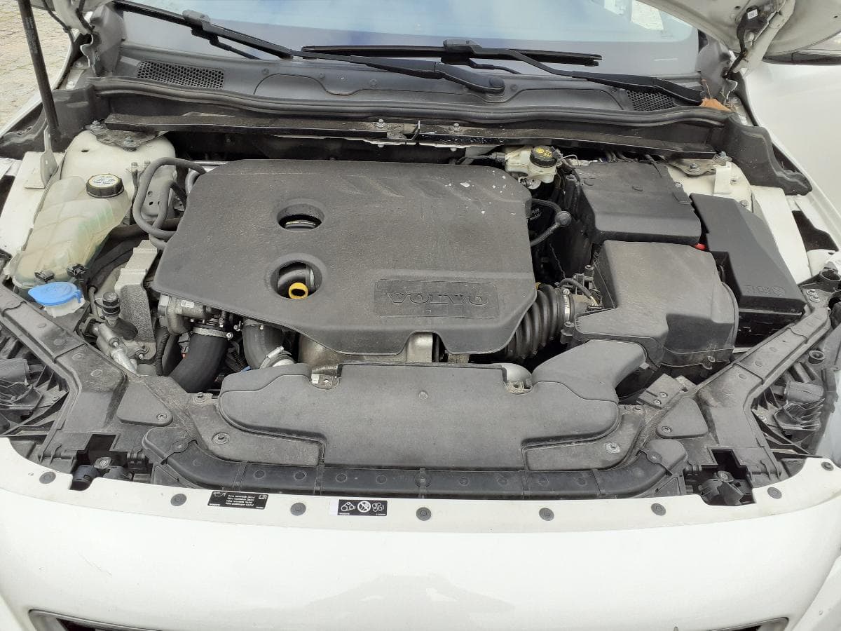Volvo V40 D2 · Ano 2013 — imagen 17