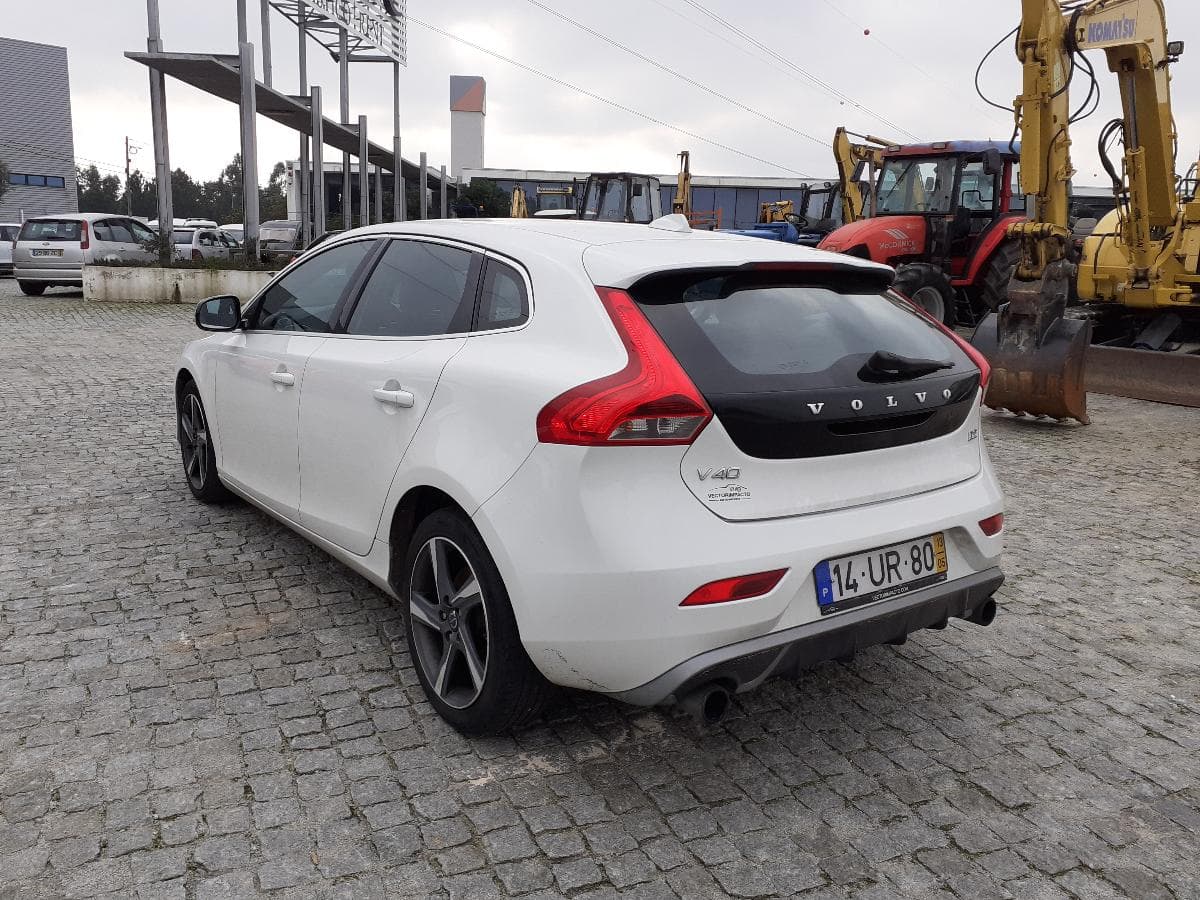 Volvo V40 D2 · Ano 2013 — imagen 5