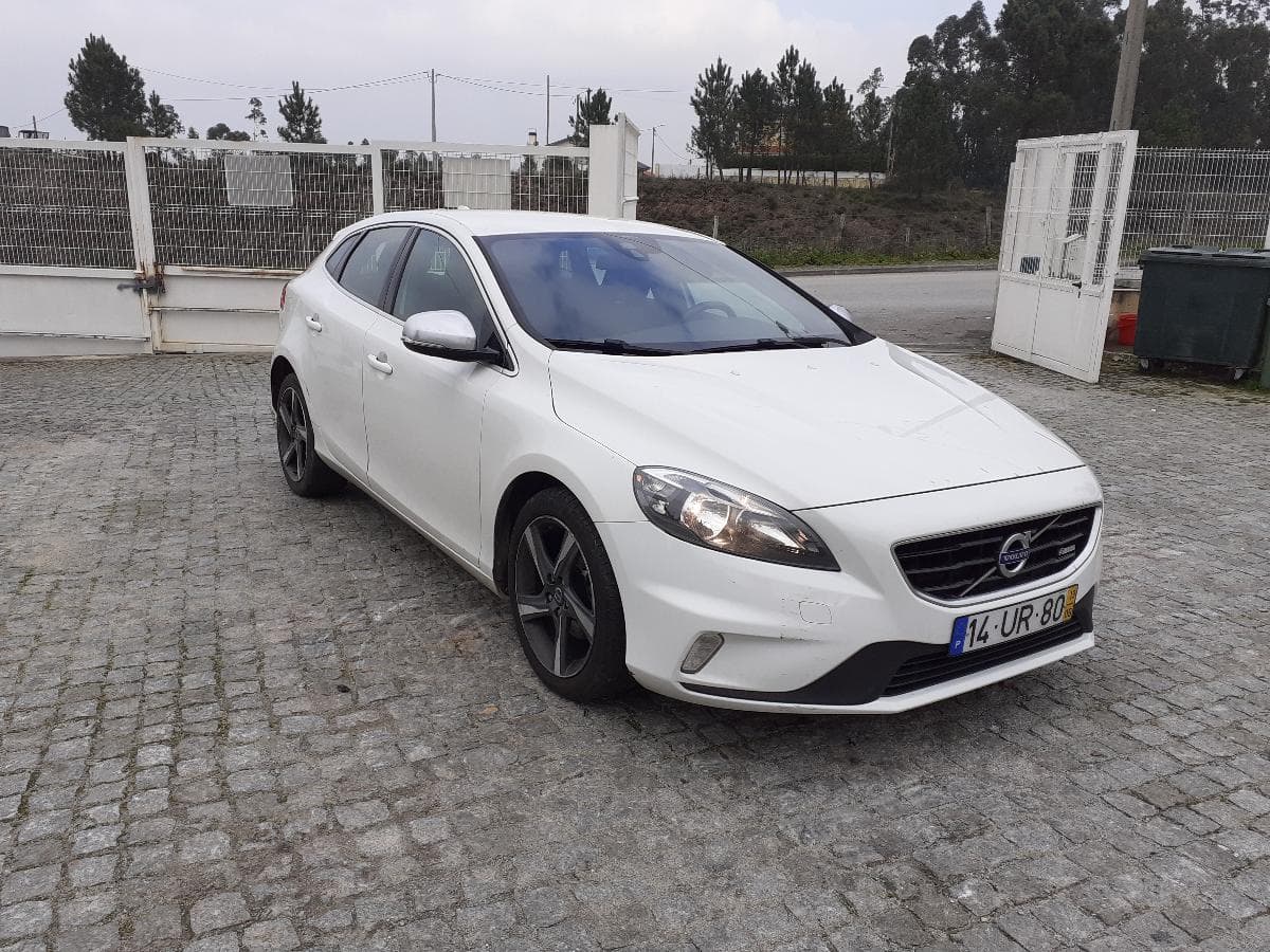 Volvo V40 D2 · Ano 2013 — imagen 3