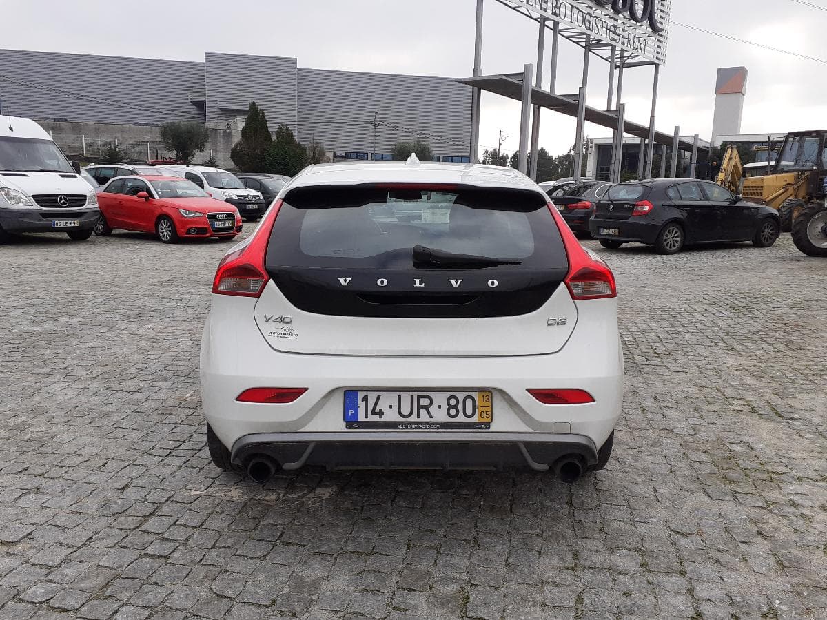 Volvo V40 D2 · Ano 2013 — imagen 4