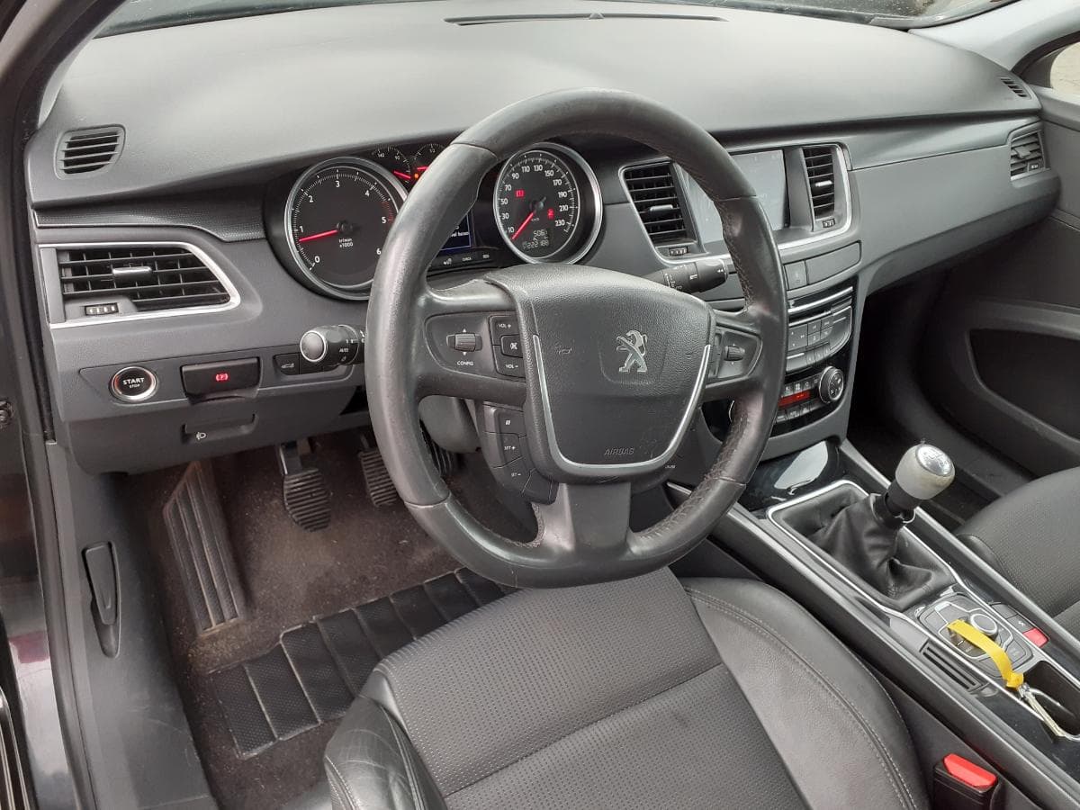Peugeot 508 2.0 HDI · Ano 2011 — imagem 9