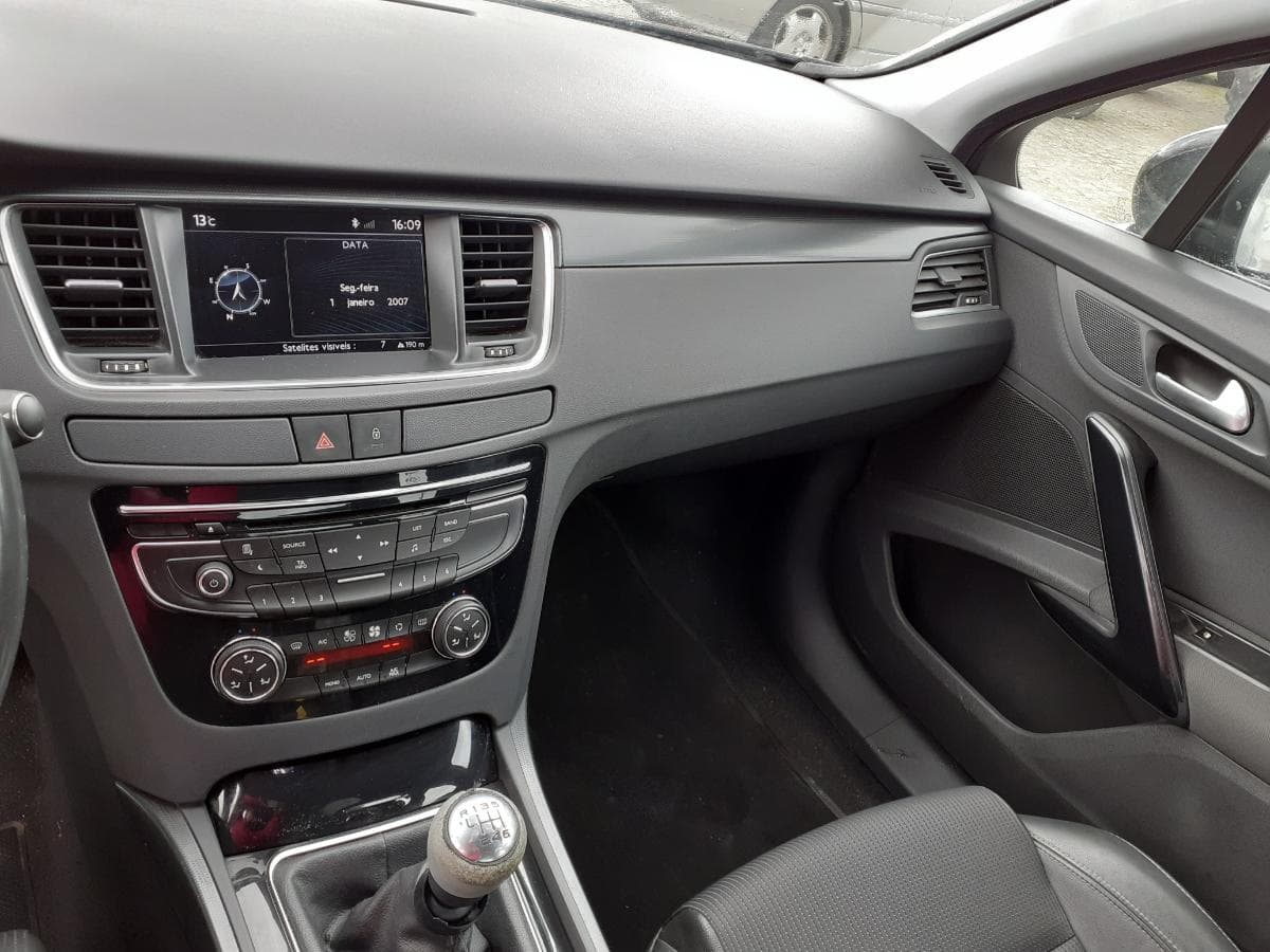 Peugeot 508 2.0 HDI · Ano 2011 — imagem 13