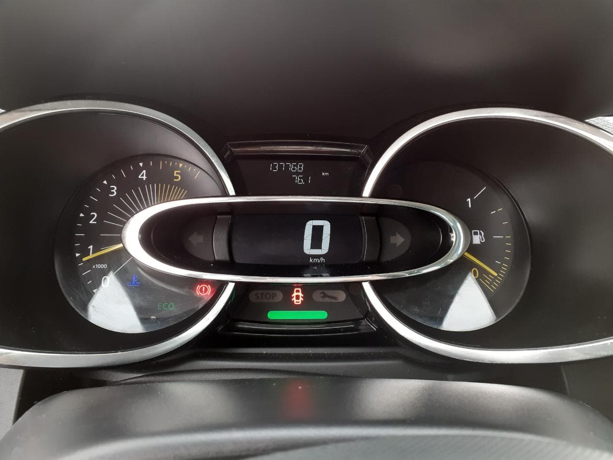 Renault Clio 1.5 DCI · Ano 2015 — imagem 11