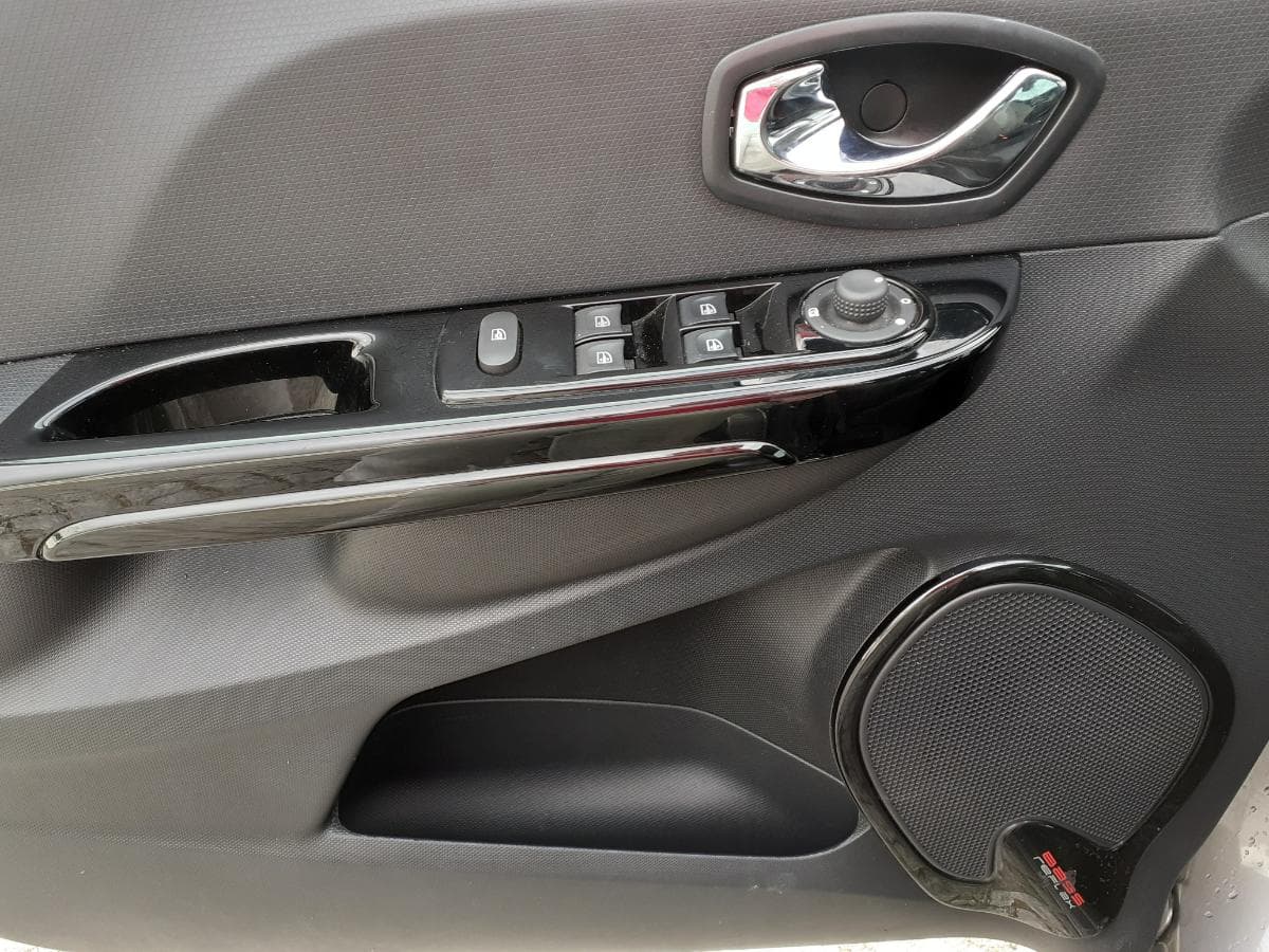 Renault Clio 1.5 DCI · Ano 2015 — imagem 9