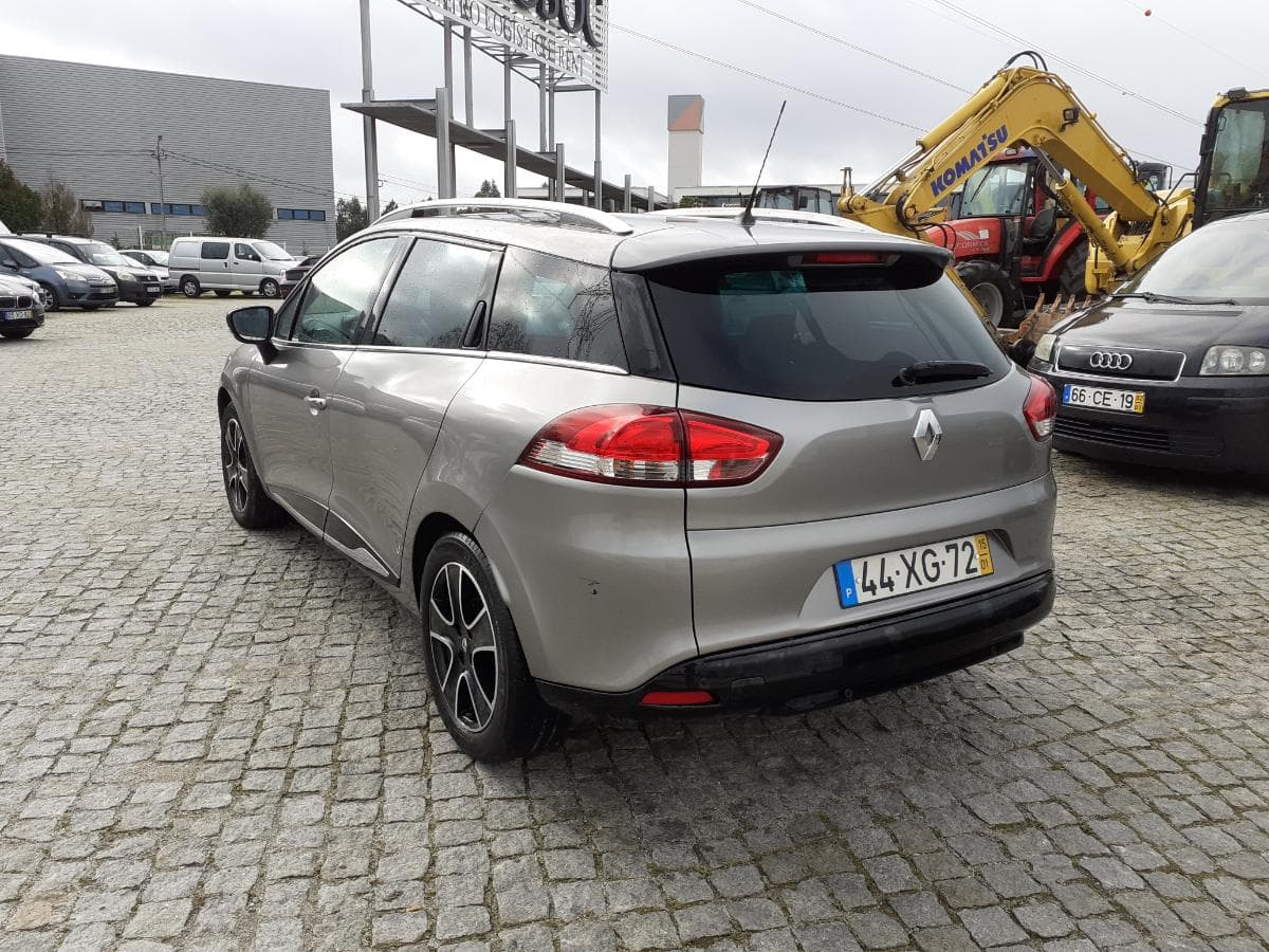 Renault Clio 1.5 DCI · Ano 2015 — imagem 4