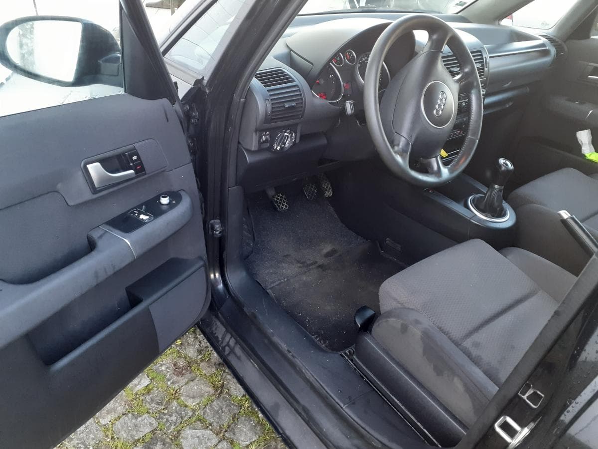 Audi A2 1.4 TDI · Ano 2002 — imagem 7