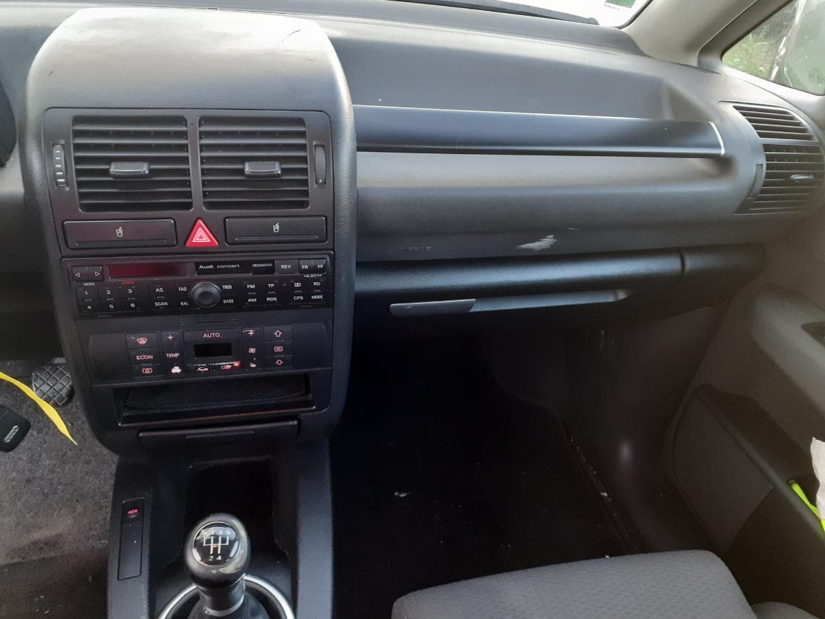Audi A2 1.4 TDI · Ano 2002 — imagem 11