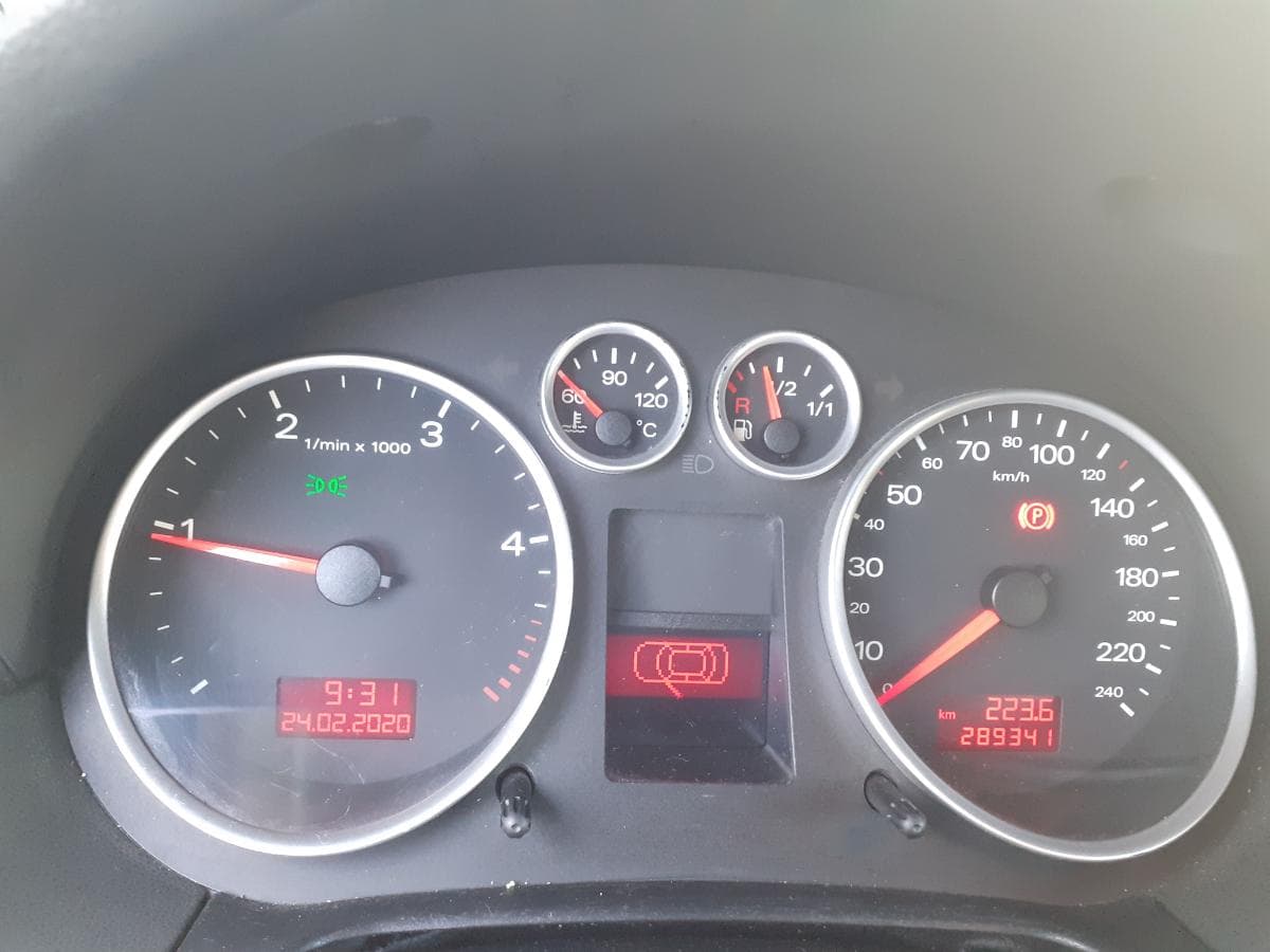 Audi A2 1.4 TDI · Ano 2002 — imagem 13