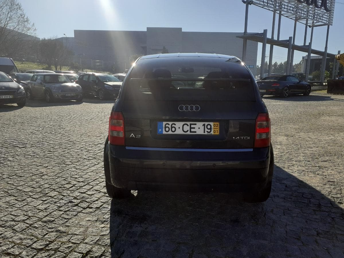 Audi A2 1.4 TDI · Ano 2002 — imagem 5